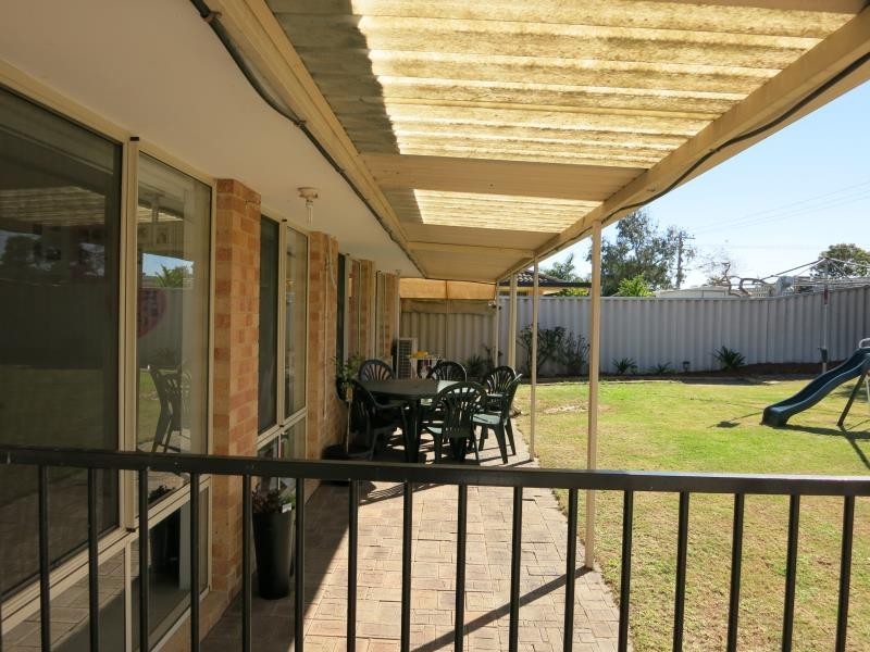 17 Ridge Road, Cockburn Central WA 6164