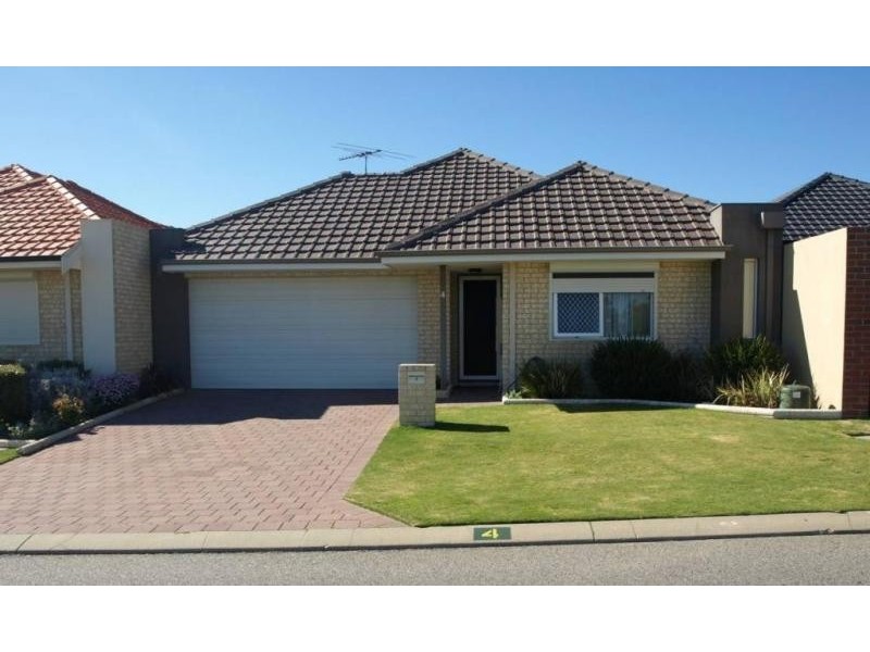 4 KIMBERLEY DR, Secret Harbour WA 6173