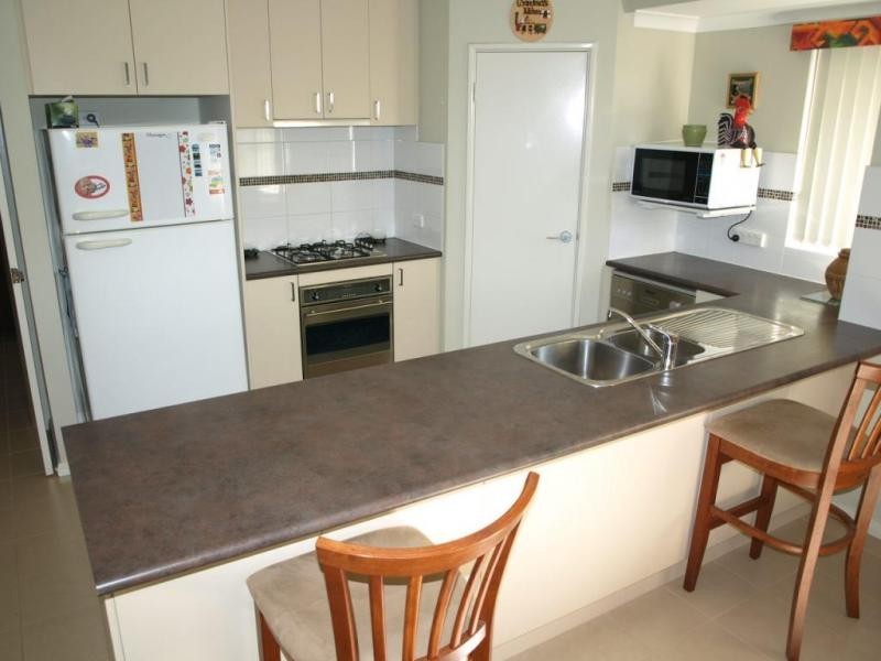 4 KIMBERLEY DR, Secret Harbour WA 6173