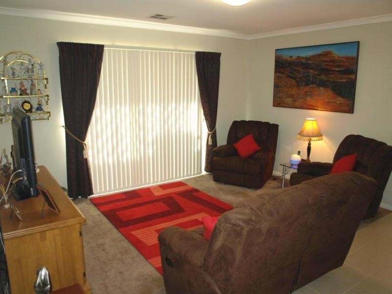 4 KIMBERLEY DR, Secret Harbour WA 6173