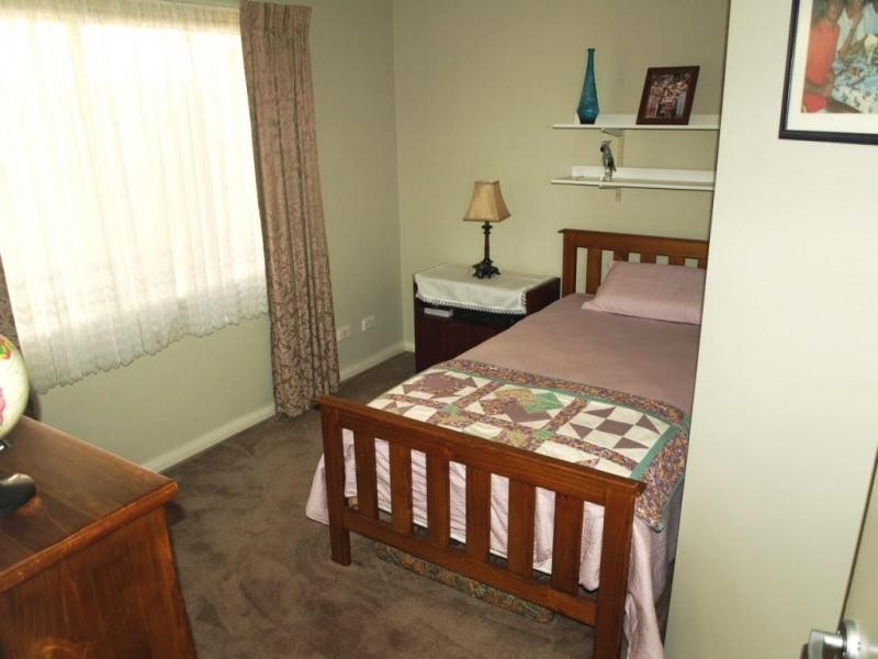 4 KIMBERLEY DR, Secret Harbour WA 6173