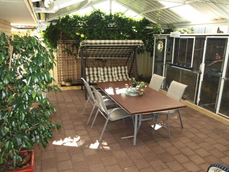 4 KIMBERLEY DR, Secret Harbour WA 6173