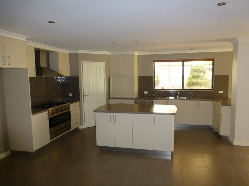 9 Kaptyn Close, Beeliar WA 6164