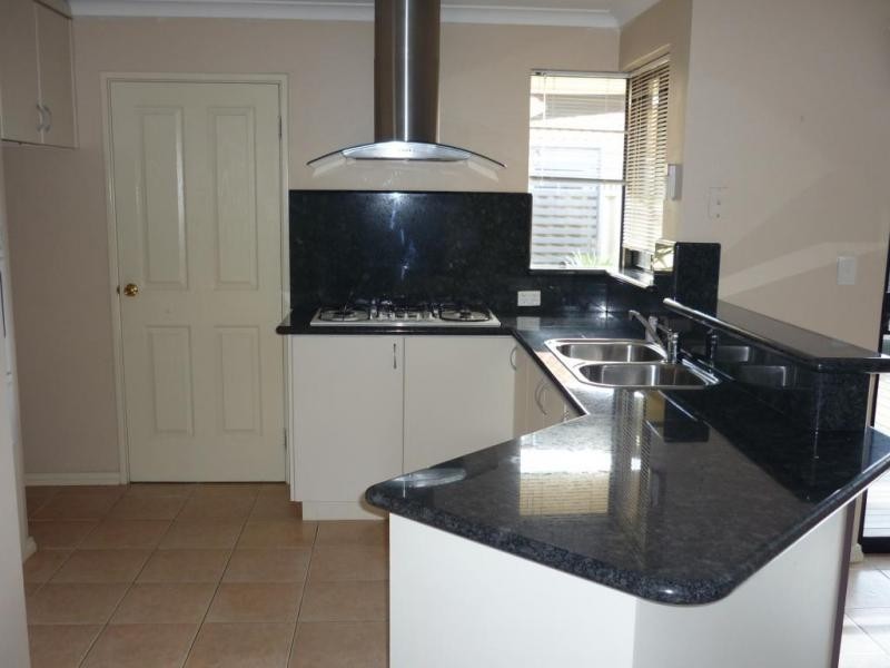 6 Plum Place, Spearwood WA 6163