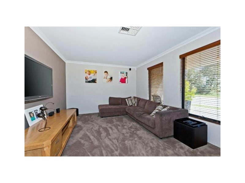 18 FRIARBIRD TCE, Beeliar WA 6164