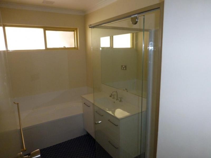 2 Kent Street, Spearwood WA 6163