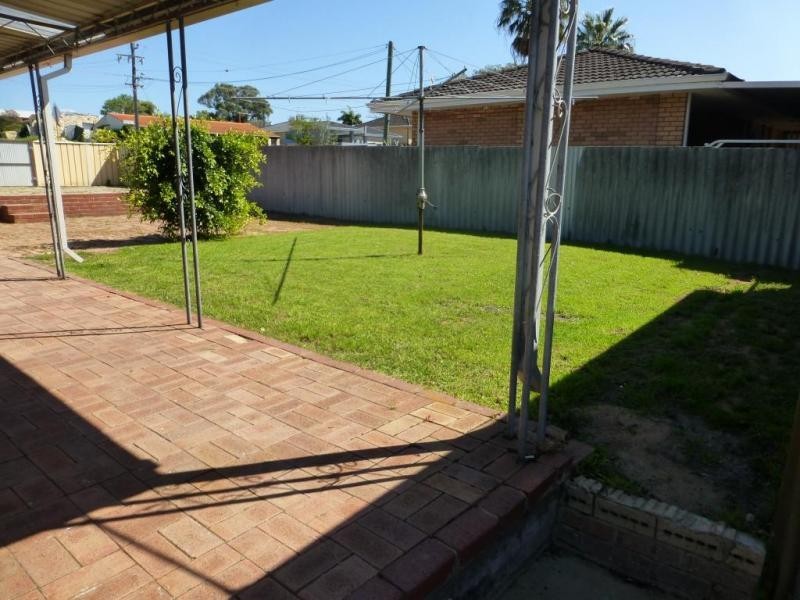 2 Kent Street, Spearwood WA 6163