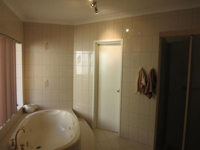 7 Toulon Grove, Coogee WA 6166