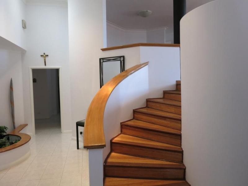 7 Toulon Grove, Coogee WA 6166