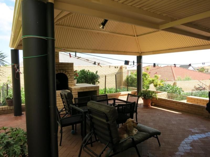 7 Toulon Grove, Coogee WA 6166