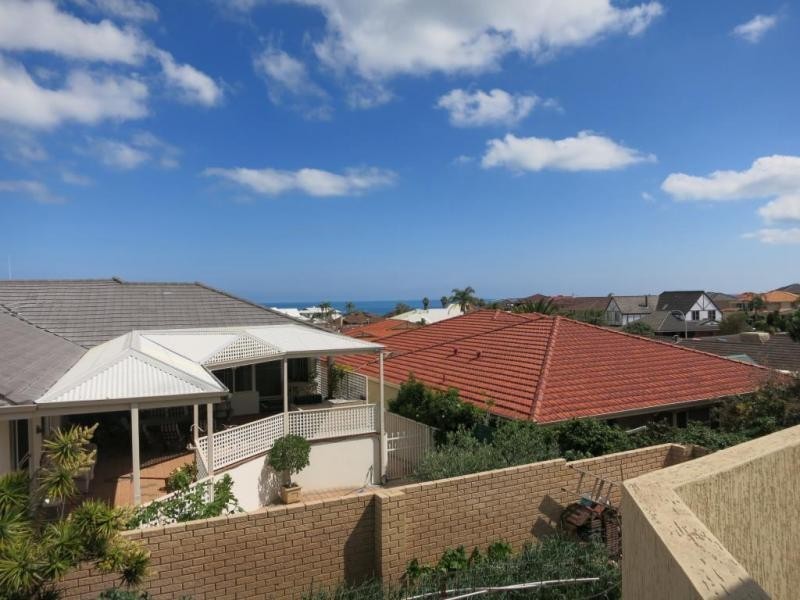 7 Toulon Grove, Coogee WA 6166