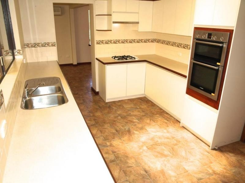 5 AUMERLE WAY, Spearwood WA 6163