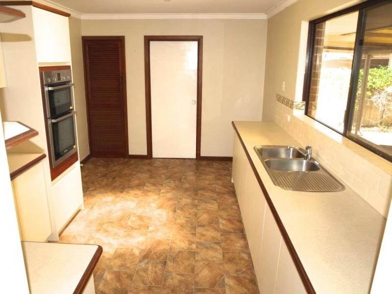 5 AUMERLE WAY, Spearwood WA 6163