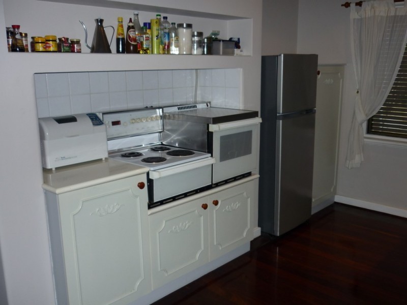 2 Tonkin Road, Hilton WA 6163