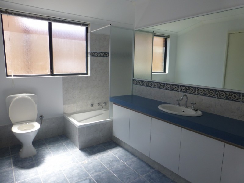 21 Regan Street, Coolbellup WA 6163