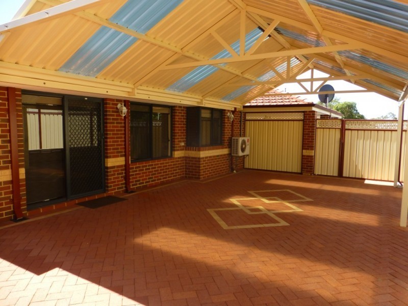 21 Regan Street, Coolbellup WA 6163