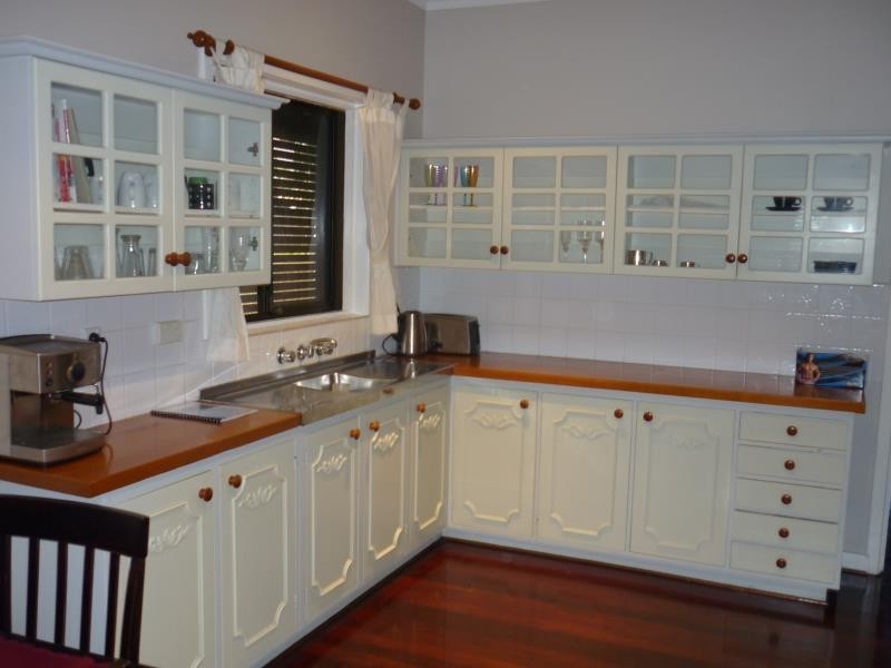 2 Tonkin Road, Hilton WA 6163