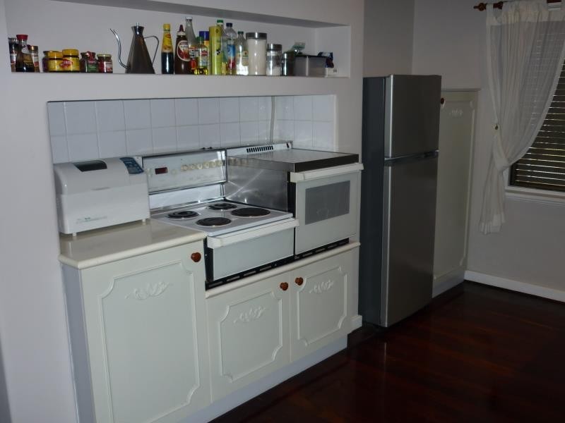 2 Tonkin Road, Hilton WA 6163