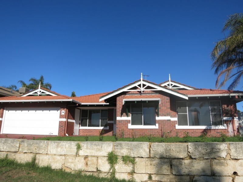 4 Jessica Court, Munster WA 6166