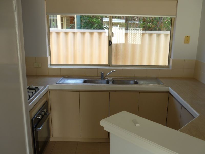 8B Bacich Mews, Munster WA 6166