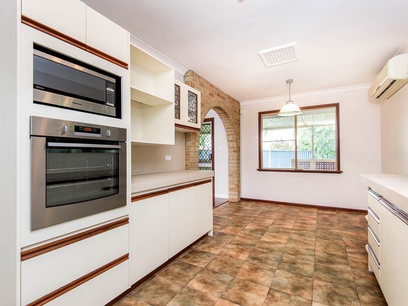 23 ERPINGHAM RD, Hamilton Hill WA 6163