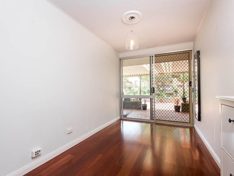 23 ERPINGHAM RD, Hamilton Hill WA 6163