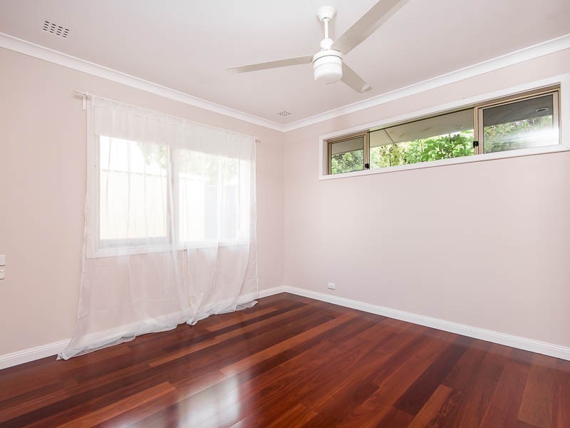 23 ERPINGHAM RD, Hamilton Hill WA 6163