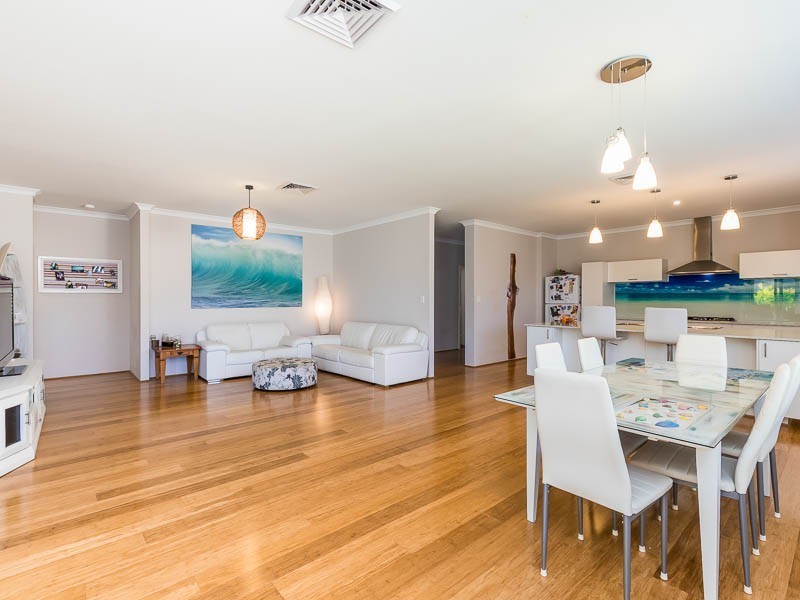 28 SPLASH TCE, Munster WA 6166