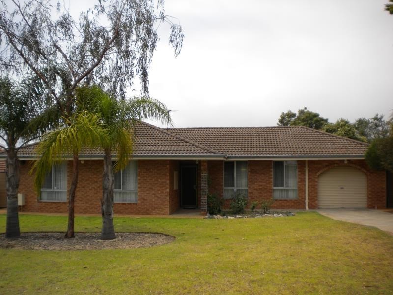 32 Ionesco Street, Spearwood WA 6163