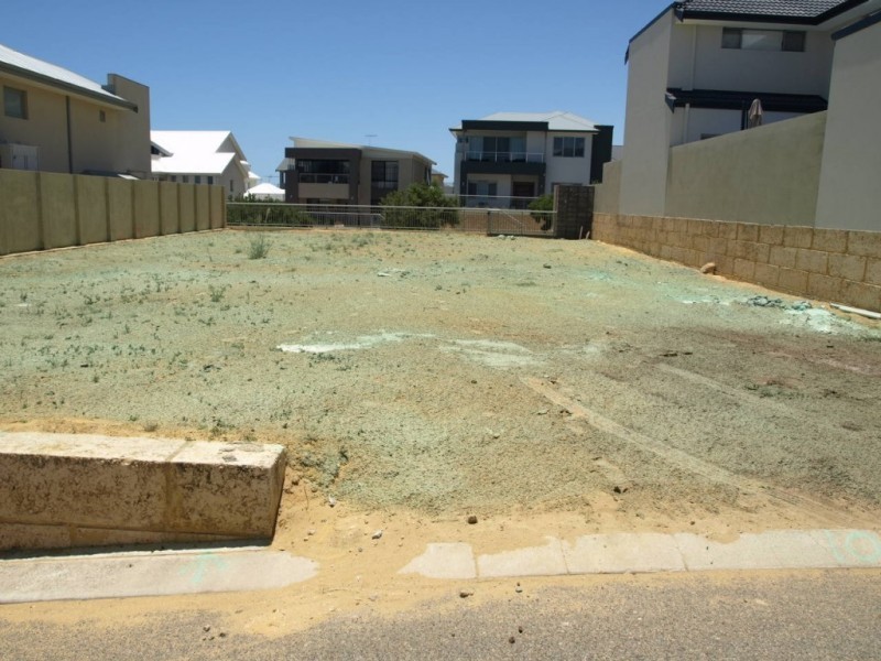 10 HUNTRESS AVE, North Coogee WA 6163