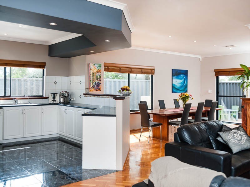 6 STRATTON ST, Hamilton Hill WA 6163