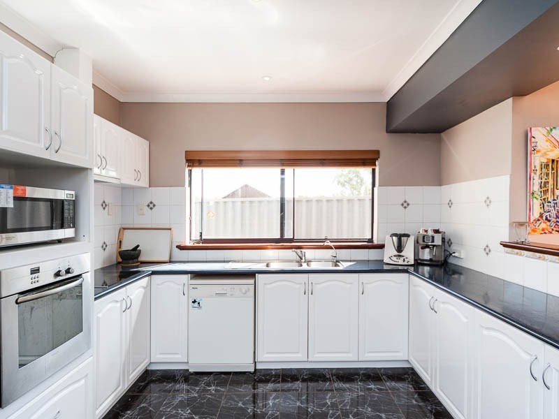 6 STRATTON ST, Hamilton Hill WA 6163