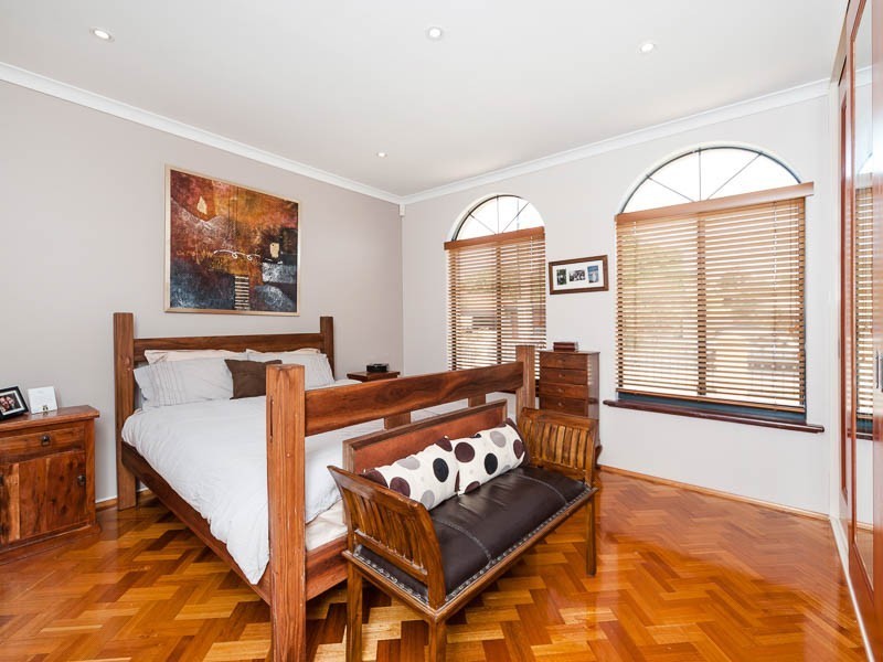 6 STRATTON ST, Hamilton Hill WA 6163