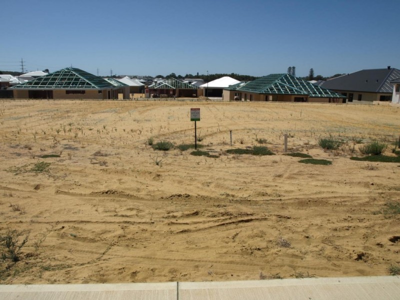 12 MELL ROAD, Spearwood WA 6163