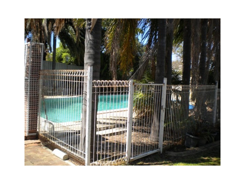 17 Wheeler Road, Hamilton Hill WA 6163