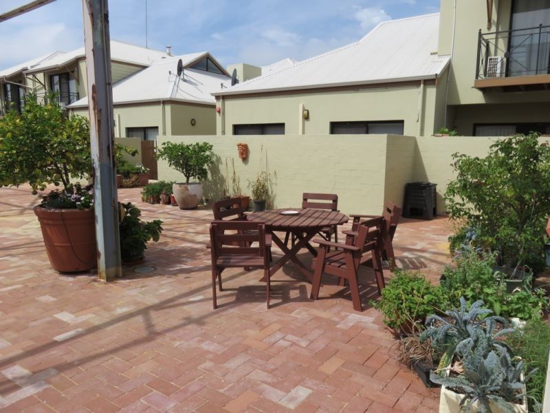8-330 South Terrace, South Fremantle WA 6162