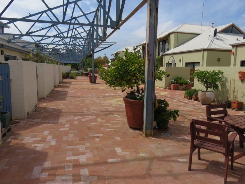 8-330 South Terrace, South Fremantle WA 6162