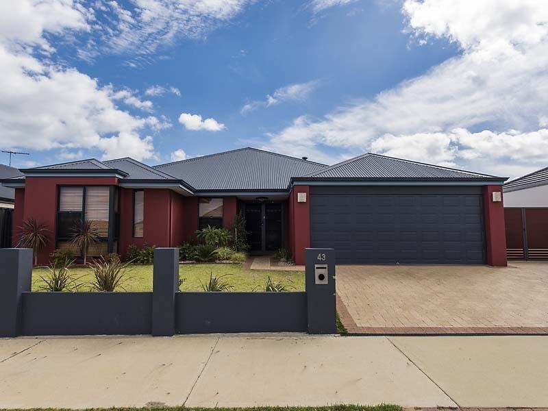 43 West Churchill Avenue, Munster WA 6166