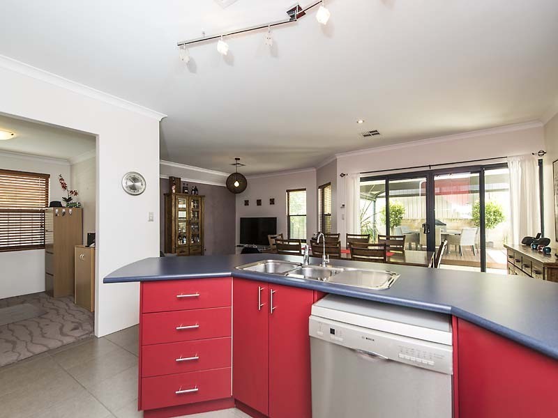 43 West Churchill Avenue, Munster WA 6166