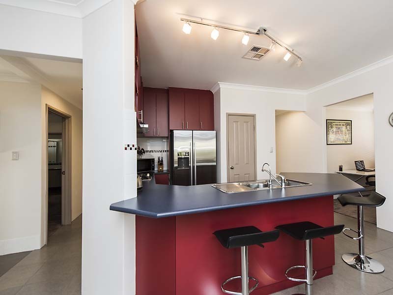 43 West Churchill Avenue, Munster WA 6166