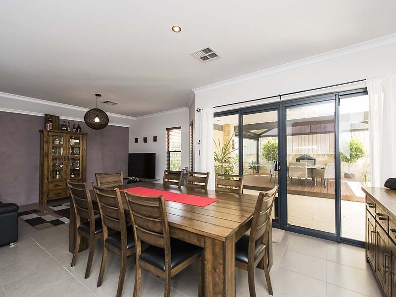 43 West Churchill Avenue, Munster WA 6166
