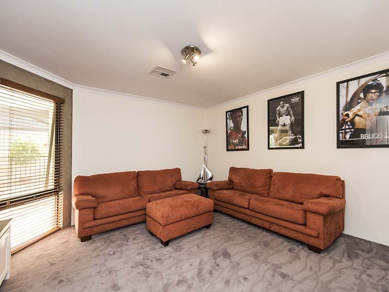 43 West Churchill Avenue, Munster WA 6166
