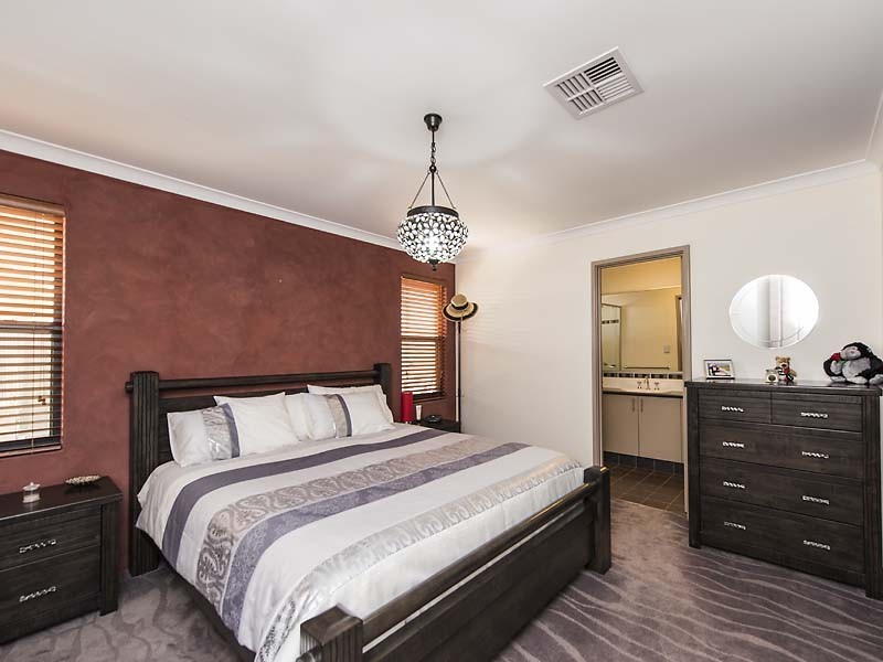 43 West Churchill Avenue, Munster WA 6166