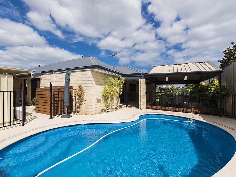 43 West Churchill Avenue, Munster WA 6166