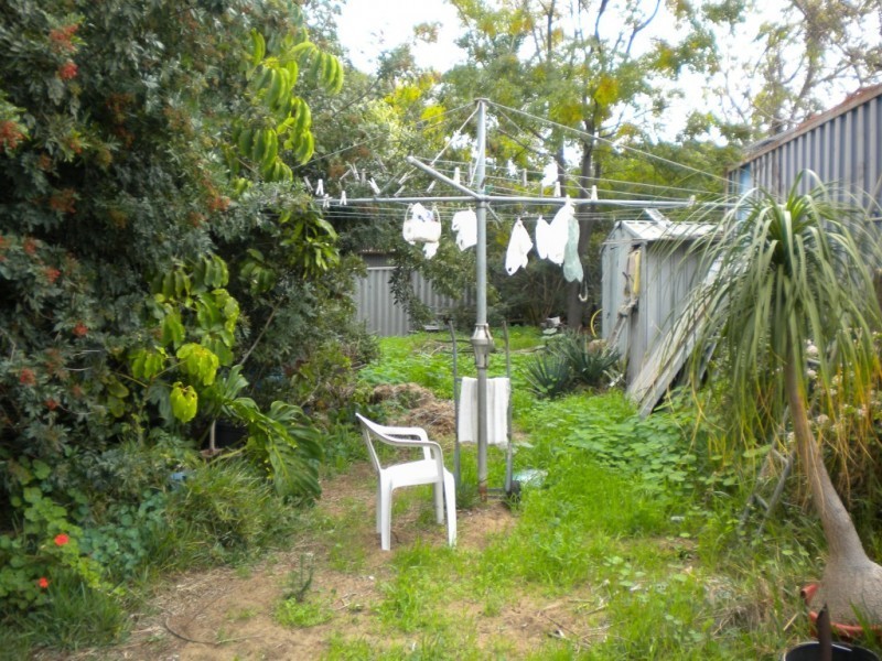 17 Hood Street, Hamilton Hill WA 6163