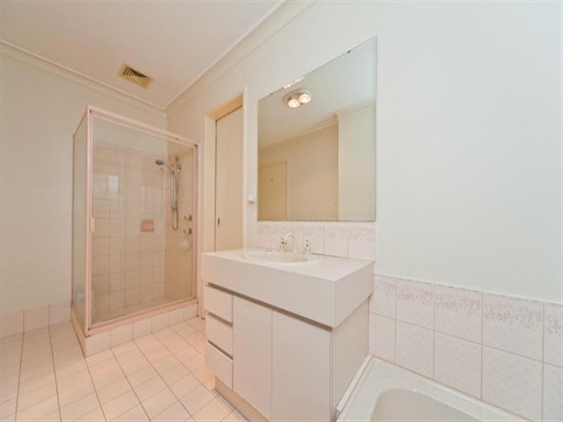 4 Dover Place, Yangebup WA 6164