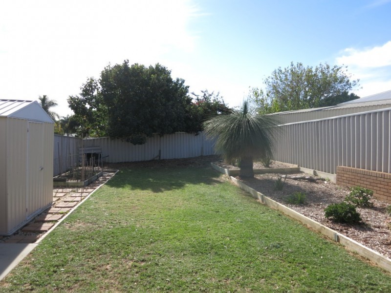 10D Erpingham Road, Hamilton Hill WA 6163