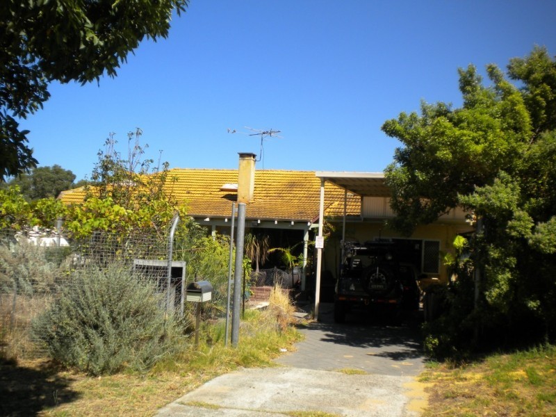 11 Schofield Street, Hamilton Hill WA 6163