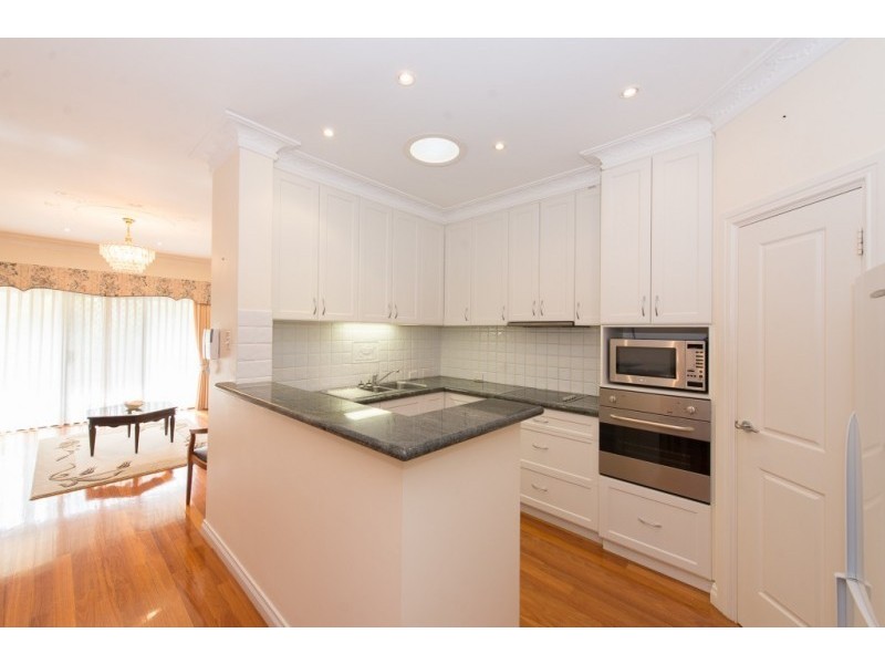 12C Sumich Gardens, Coogee WA 6166