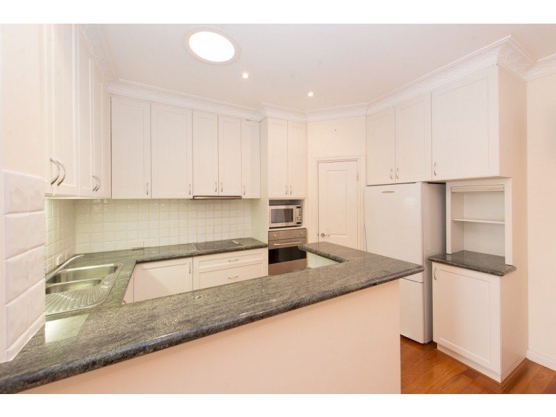 12C Sumich Gardens, Coogee WA 6166